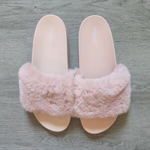 American Eagle Outfitters Women's Pink Faux Fur Slide On Sandals 10